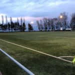 Vue du terrain synthétique à l'entrée